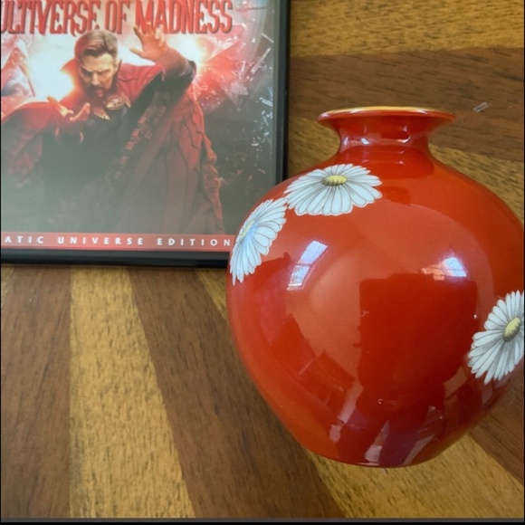 Vintage~Noritake Nippon Toki Kaisha Red Vase with White Daisy - Picture 9 of 9